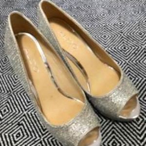 ALDO Silver Heels Womens Shoes Size 6.5